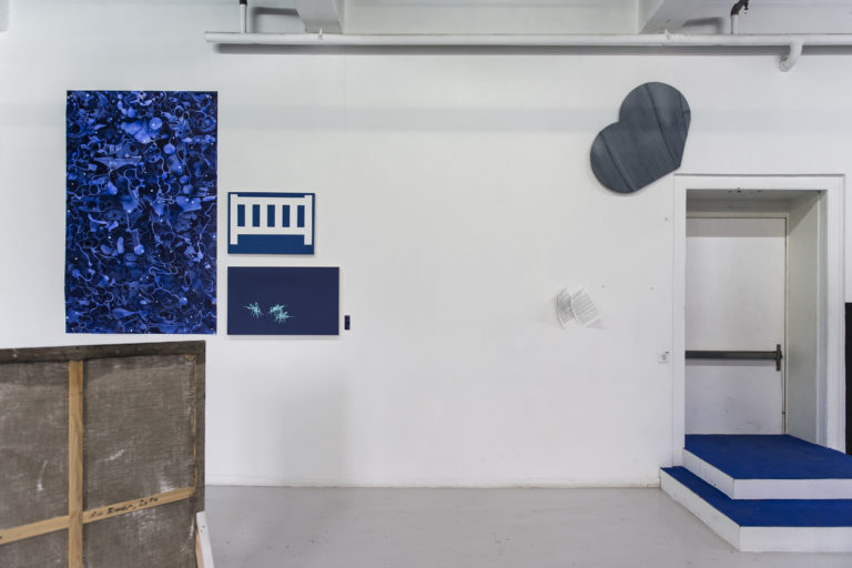 Forde Le ciel, l’eau, les dauphins, la vierge, les flics, le sang des nobles, l’ONU, l’Europe, les casques bleus, Facebook, Twitter